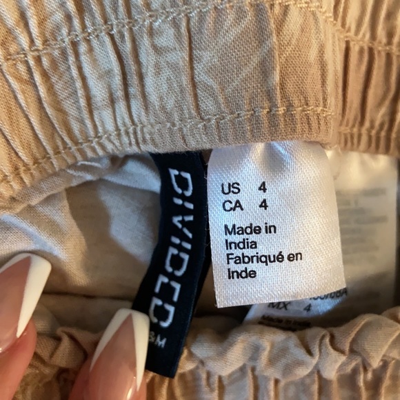 Divided Leaf Printed Pants 4 - Picture 3 of 6